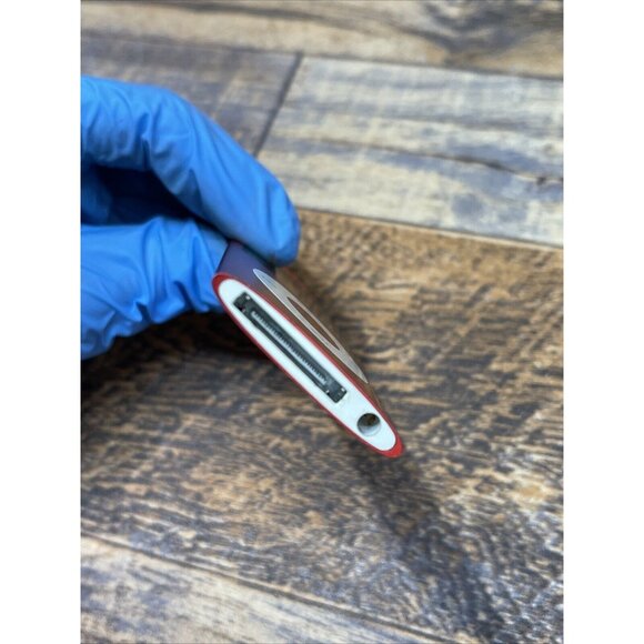 Apple 8GB iPod Nano - 4th Generation - Red 5 V - Picture 4 of 5